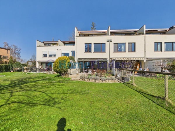 FAMILIENPARADIES MIT SONNIGEM GARTEN UND WEITSICHT! Kopie