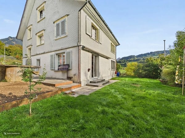 EIN ZUHAUSE MIT GESCHICHTE, CHARME UND VIEL PLATZ 2