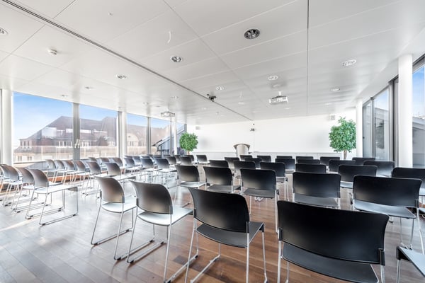 Modernes Geschäftshaus, ideal für eine Bank 5
