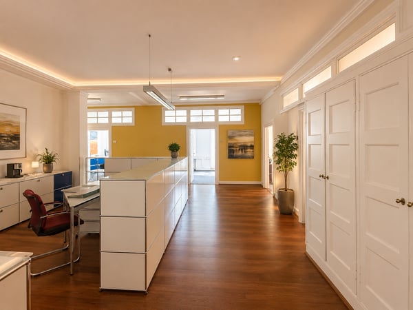 Bürofläche mit Balkon im Vormieterausbau 2