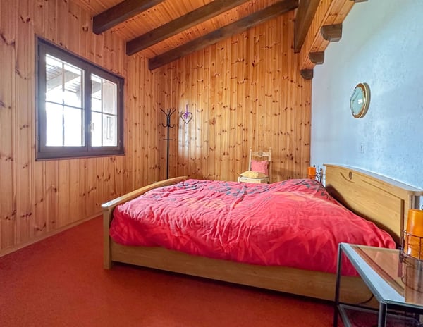 Situation optimale pour cet établissement aux généreux volumes 9