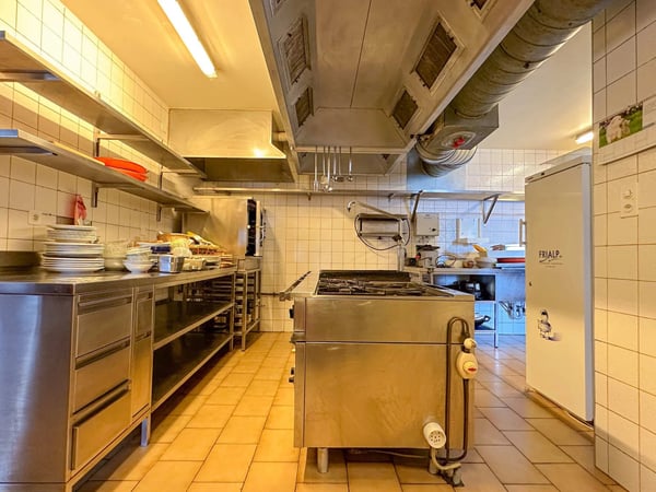 Situation optimale pour cet établissement aux généreux volumes 5