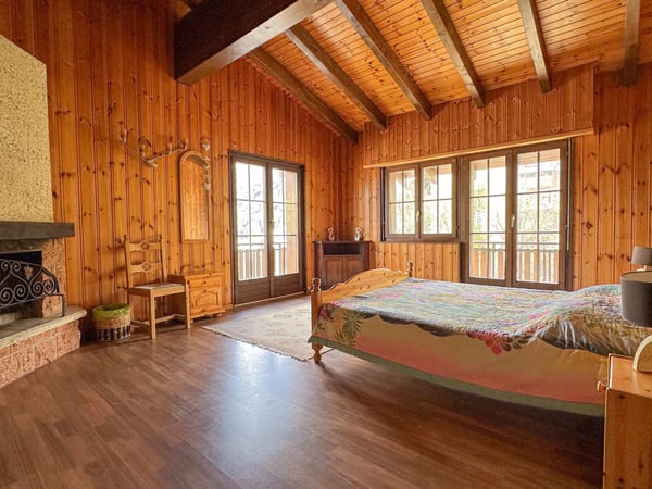 Situation optimale pour cet établissement aux généreux volumes 6