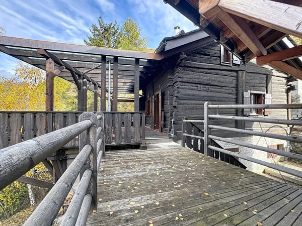 Ensemble de deux mazots traditionnels avec vue panoramique 6