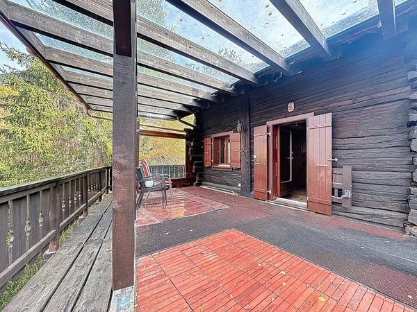 Ensemble de deux mazots traditionnels avec vue panoramique 7