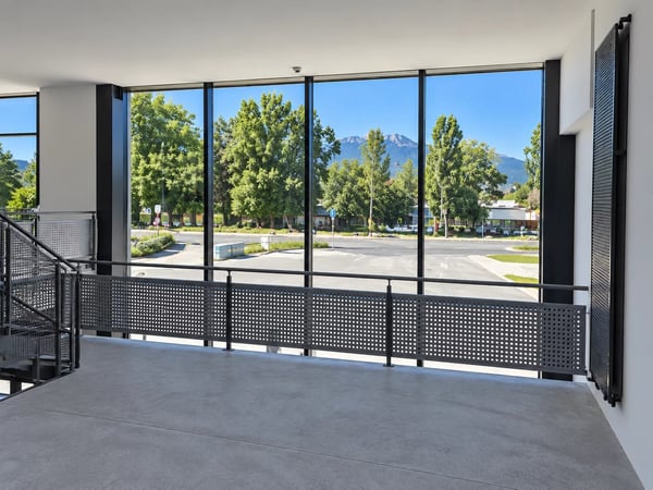 Île Falcon | Surface commerciale spacieuse avec vitrine 5