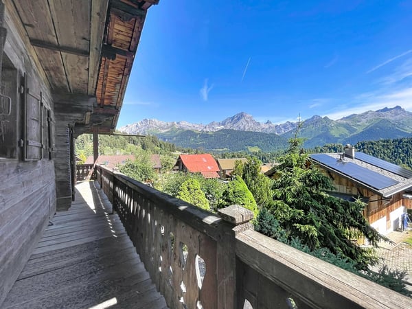 Chalet de charme à Arveyes - Bien rare avec potentiel 12