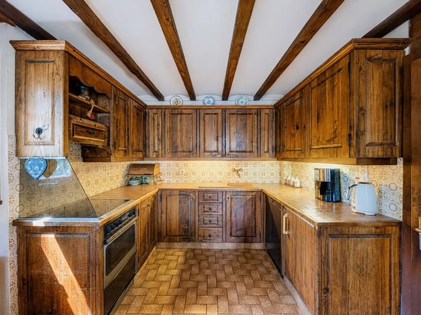 Chalet de charme à Arveyes - Bien rare avec potentiel 4