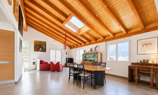 Saint-Maurice | Spacieuse villa familiale avec jardin et vue panoramique 1