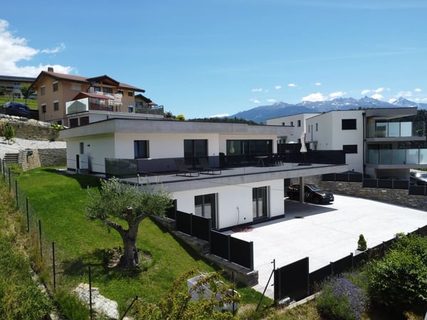 Villa d'exception avec terrasse panoramique proche de Sion 1