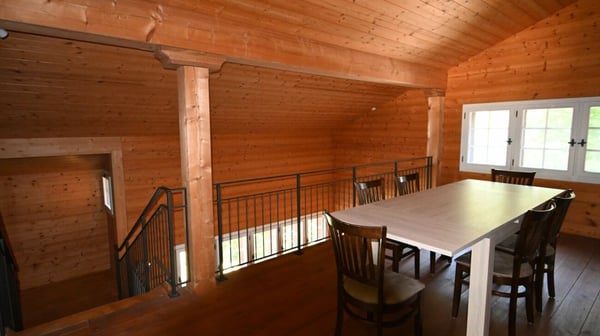 Landleben im freistehenden, vielfältig nutzbaren Haus mit zwei Wohnungen und Atelierräumen. 8