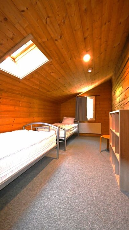 Landleben im freistehenden, vielfältig nutzbaren Haus mit zwei Wohnungen und Atelierräumen. 14