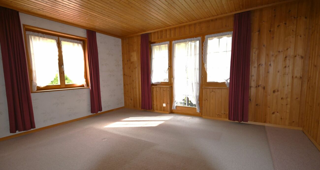 Freistehendes 5.5-Zimmer-Einfamilienhaus mit grossem Garten und Garage