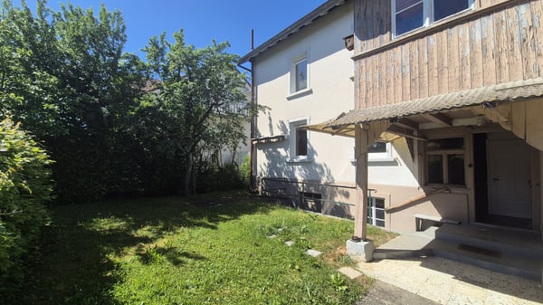 Jestetten/Altenburg - 3 -Familienhaus mit großem Grundstück 9