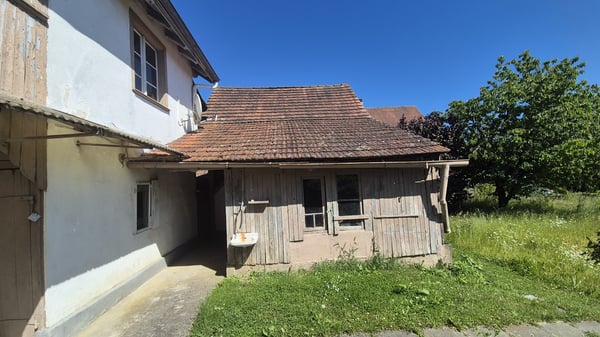 Jestetten/Altenburg - 3 -Familienhaus mit großem Grundstück 8