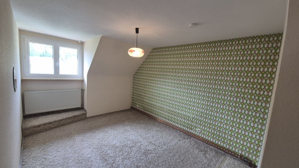 Jestetten - 2 Familienhaus mit ca. 2300 m² Grundstück teilbar 6