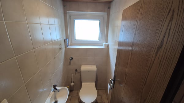 Jestetten - 2 Familienhaus mit ca. 2300 m² Grundstück teilbar 10