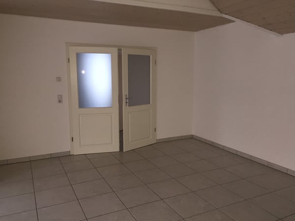 Erzingen- schöne 3-Zimmer Dachgeschosswohnung 12