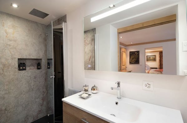 LOC 119 - CHALET LE ROC -2 3