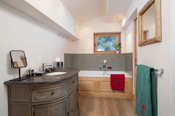 LOC 120 - CHALET LE ROC 13