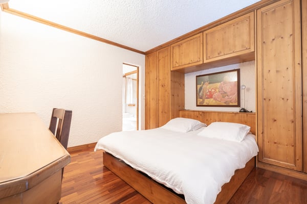 LOC 219 - AMBASSADEURS A 6