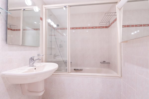 LOC 18 - AMBASSADEURS B 11