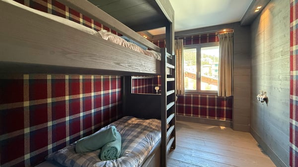 LOC 135 - CENTRAL B7 5