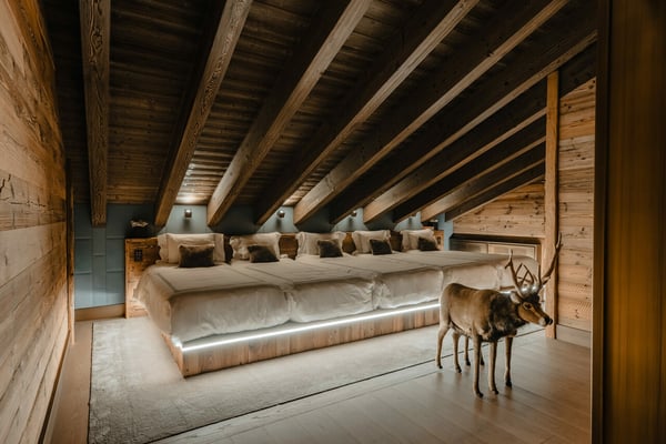 LOC 101 - UPM PRESTIGE 7