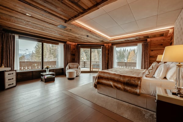 LOC 101 - UPM PRESTIGE 5