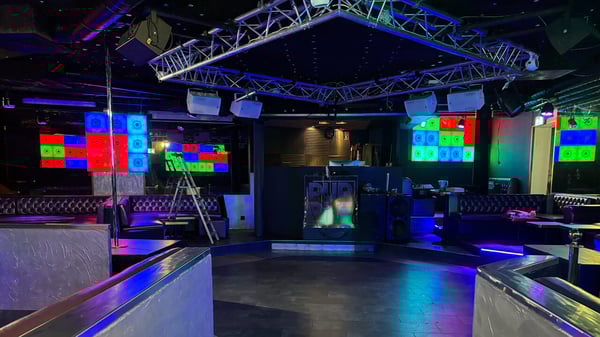 Local commercial de 300 m2 - Crans-Montana 2