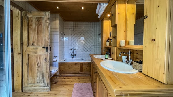 LOC 246 - SATURNE C12 ATTIQUE 10