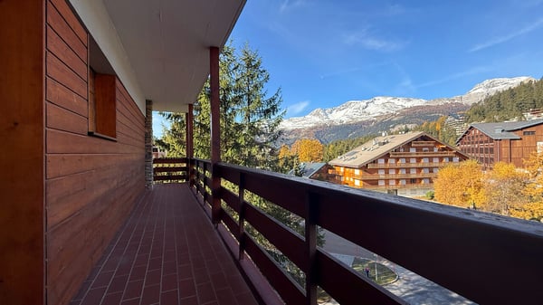 Appartement 1.5 pces avec vue sur le golf Ballesteros à Crans-Montana 12
