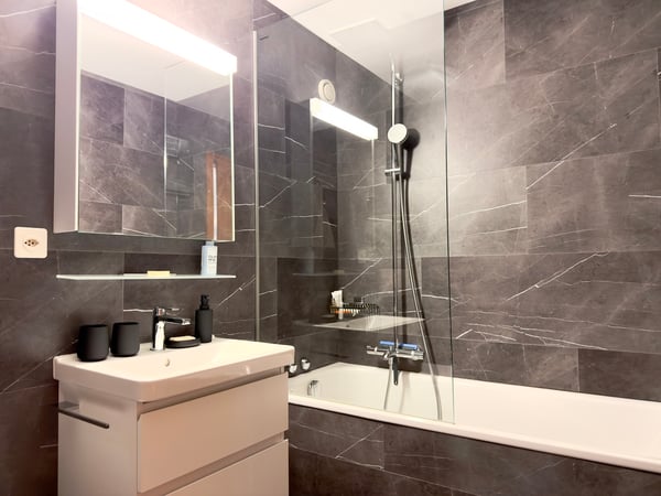 LOC 43 - CHRISTINA 11