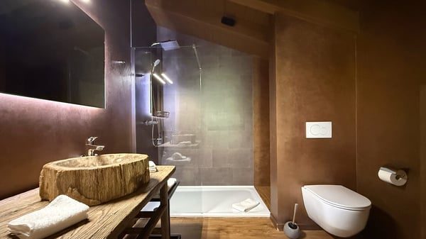 LOC 204 - PALM SPRINGS - ATTIQUE 13