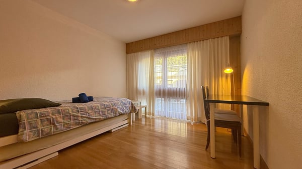 Chambre avec coin cuisine à rénover - Lac de la Moubra 1