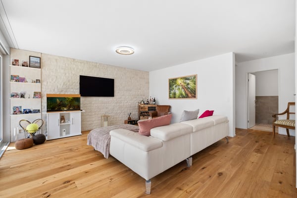 Moderne Gartenwohnung mit privatem Eingang und sonnigem Aussenbereich 2