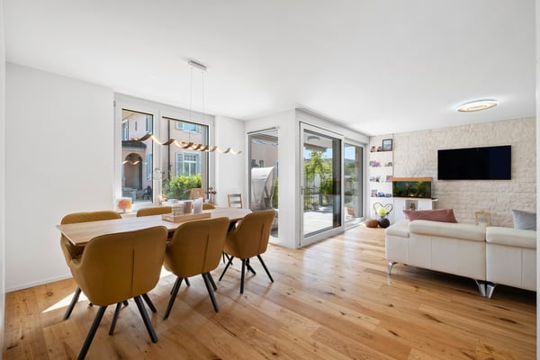 Moderne Gartenwohnung mit privatem Eingang und sonnigem Aussenbereich 1