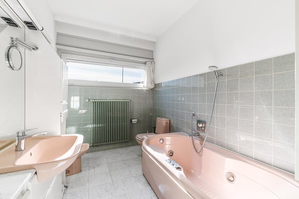 Grundstück mit bestehender Villa und Landreserve (R2) 10