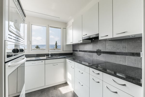 Charaktervolle 10-Zimmer-Liegenschaft an bester Lage in Wohlen 5