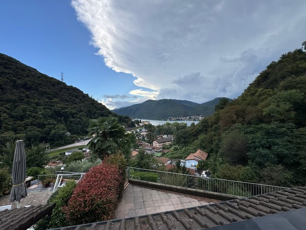 Casa con vista panoramica a Lugano-Figino 2