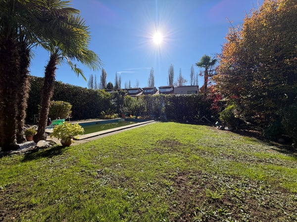 Splendida villa bifamiliare con piscina e vista panoramica a Magliaso 8