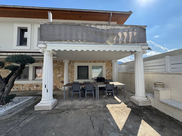 Immobile commerciale artigianale a reddito con abitazione a Bedano 4