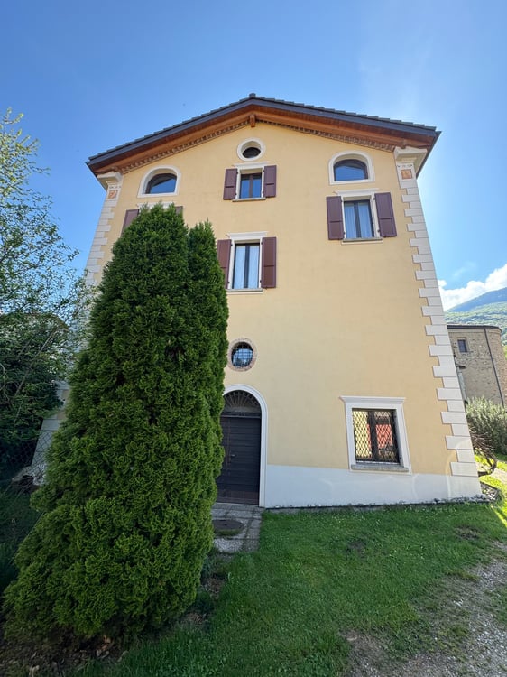 Vivere in una villa d'epoca a Cadro 9