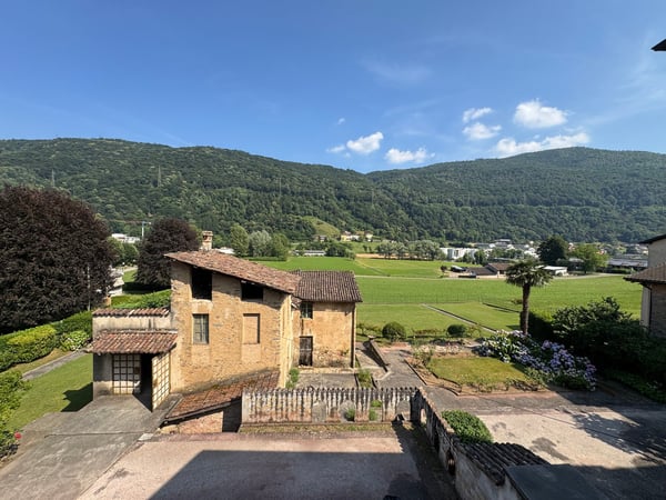 Grande appartamento duplex di 4.5 locali in casa storica a Barbengo 6