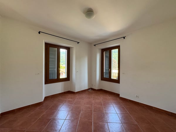 Grande appartamento duplex di 4.5 locali in casa storica a Barbengo 9