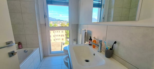 Moderno appartamento 3.5 locali con vista panoramica a Balerna 8