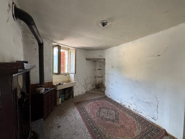 Casa unifamiliare da nucleo da ristrutturare a Bironico 4