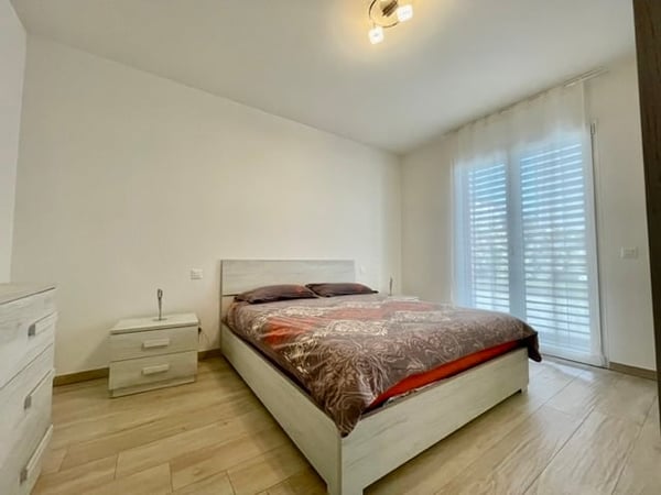 Moderno appartamento 3.5 a Lema Curio con giardino privato 6
