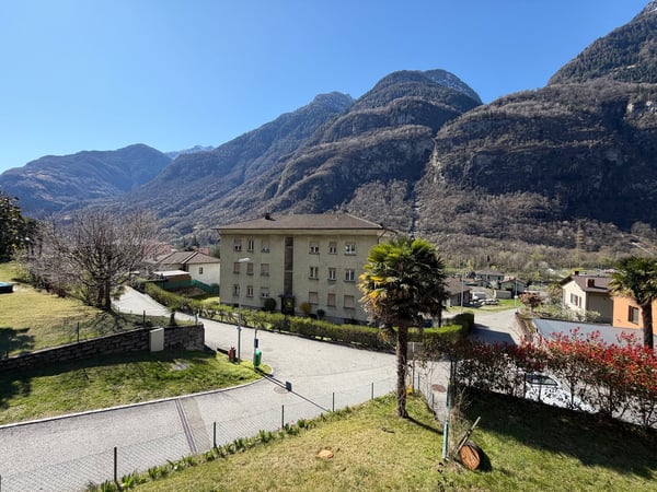 Casa bifamiliare 5.5 e 3.5 indipendente con giardino e box a Bodio 7