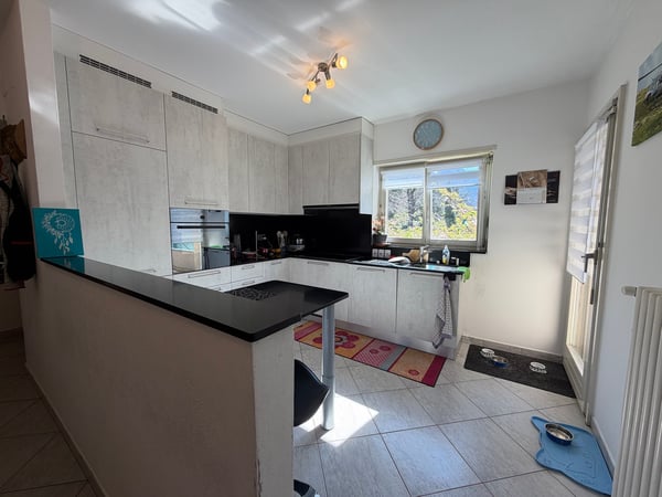 Casa bifamiliare 5.5 e 3.5 indipendente con giardino e box a Bodio 5